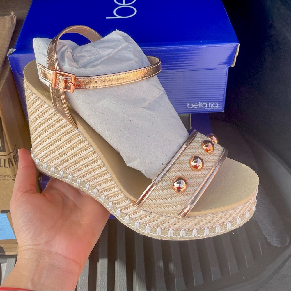 Brazilian wedges all sizes ! Confortable and quality shoes . Check video
